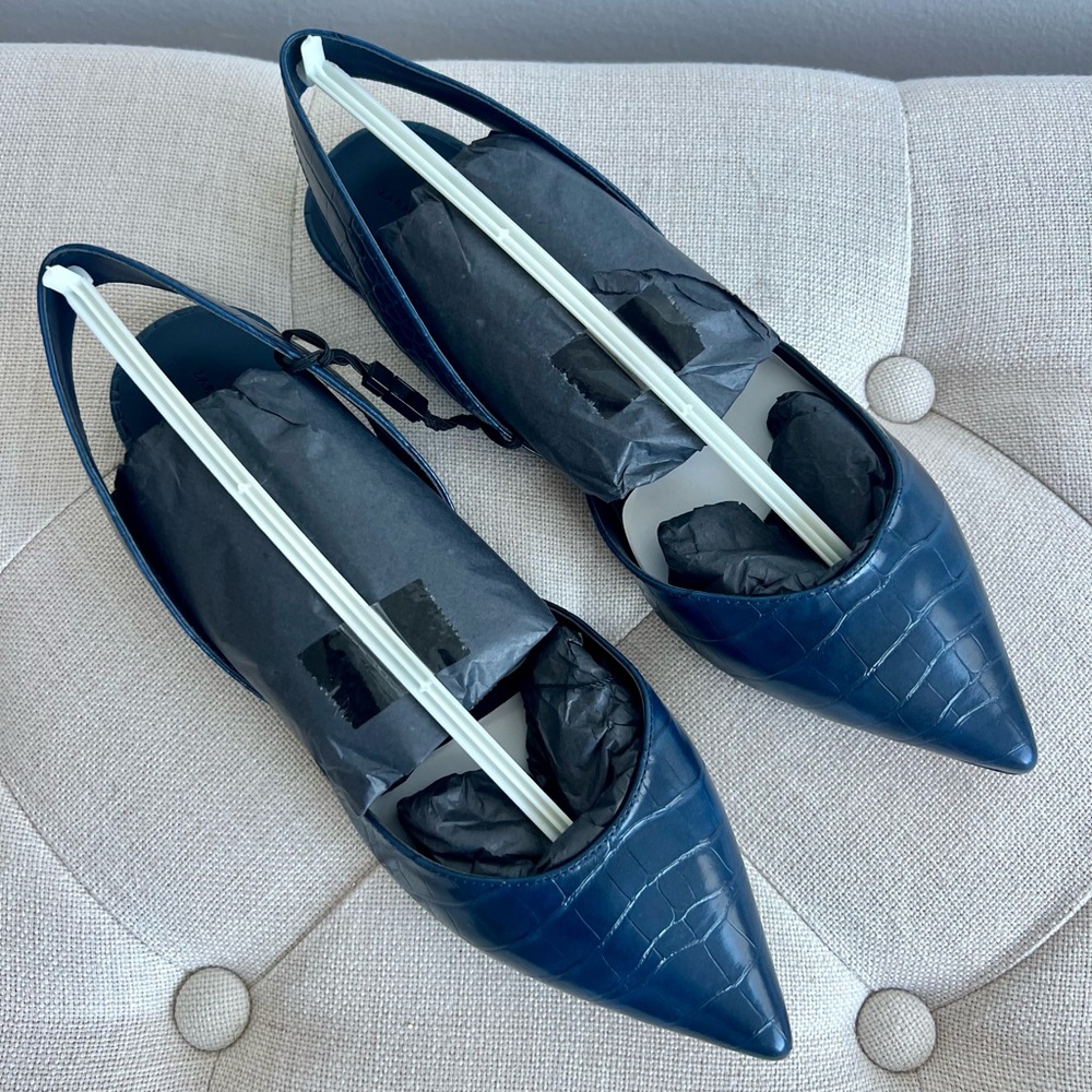 Classic Pointed Toe Slingback Flats in Navy Croc